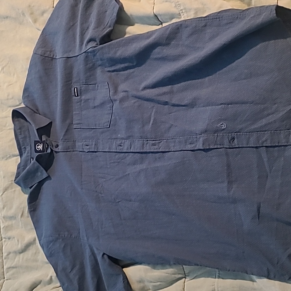 XL blue Volcom button up